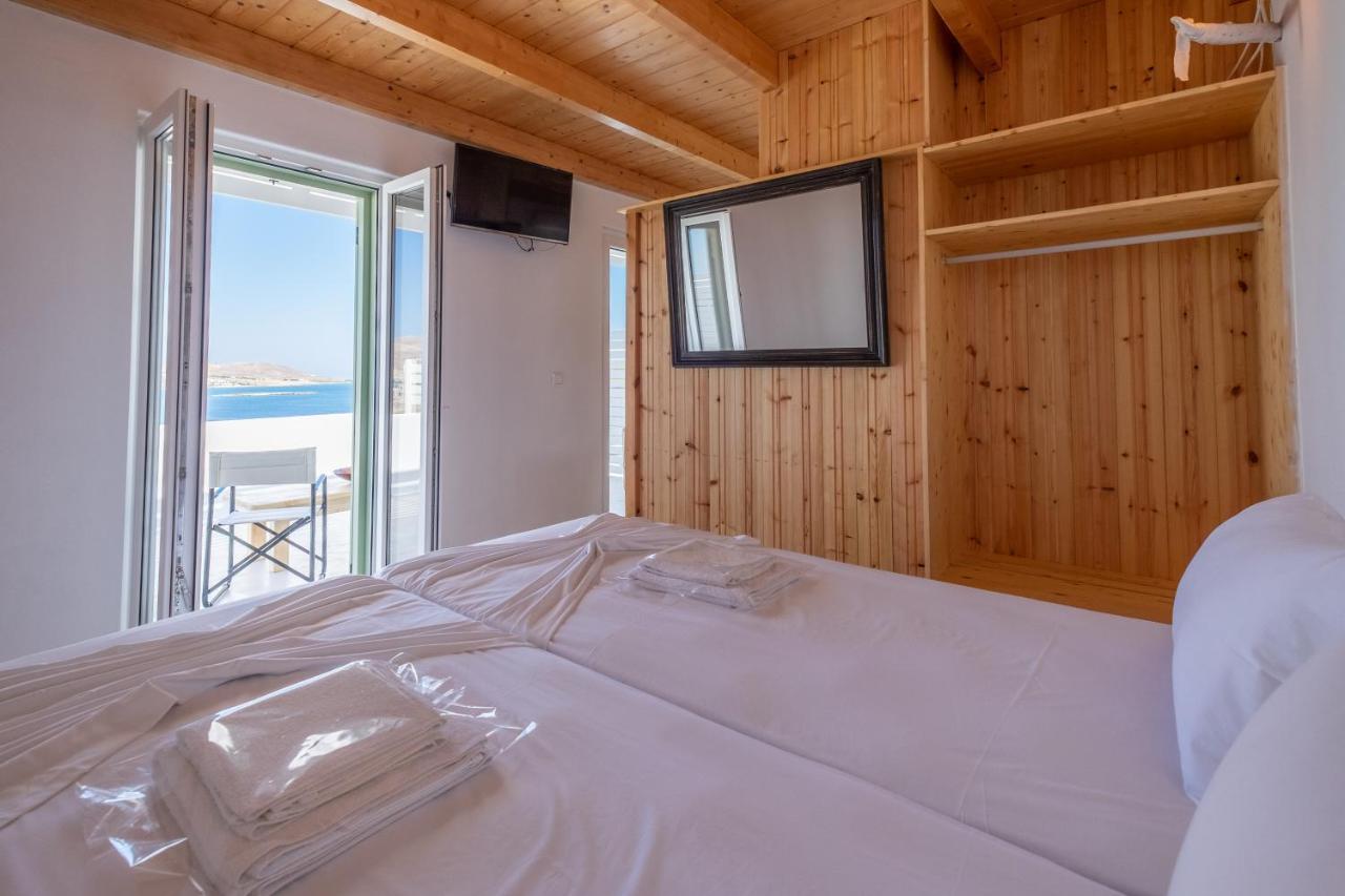 Lorenzo Studios And Suites Paros Naousa  Exterior photo