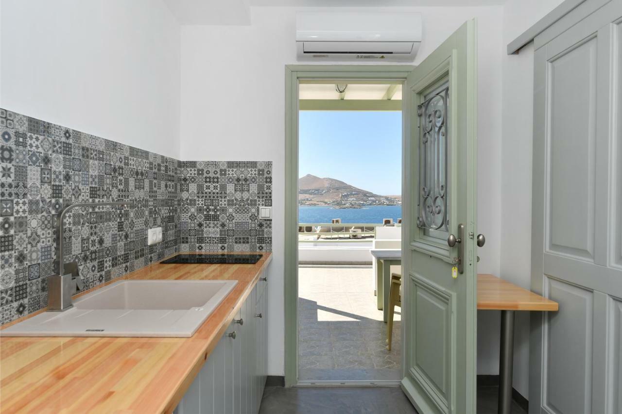 Lorenzo Studios And Suites Paros Naousa  Exterior photo